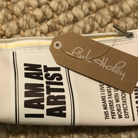 BUNDLE FOR DISCOUNT $$ I AM A ARTIST PAINT CLUTCH - Picture 5 of 7